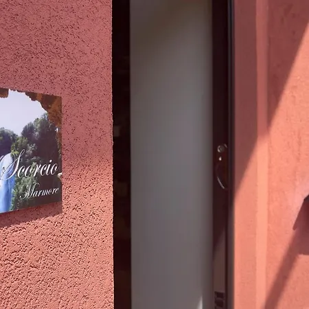 Lo Scorcio Marmore Holiday home *